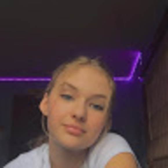 Meet your Posher, Lilly - Picture 1 of 1